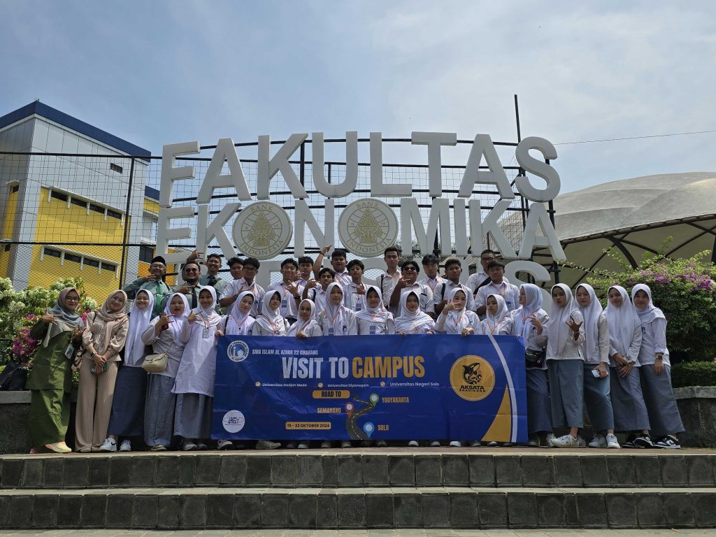 Mengintip masa depan di bangku perkuliahan. Momen antusias murid-murid dalam kegiatan Visit To Campus ke Fakultas Ekonomika dan Bisnis. Persiapan akademik yang matang dimulai dari pengenalan lingkungan kampus sejak dini.