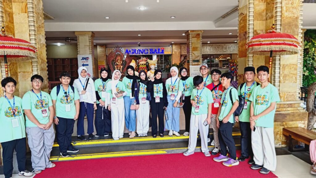 17 delegasi SMA Islam Al Azhar 22 Cikarang mengikuti Asia World Model United Nations XV di Bali