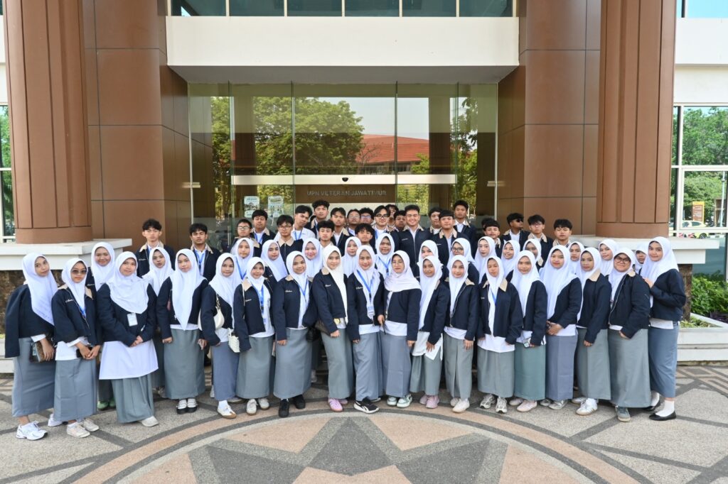 Program Visit to Campus SMA Islam Al Azhar 22 Cikarang di UPN Veteran Jawa Timur